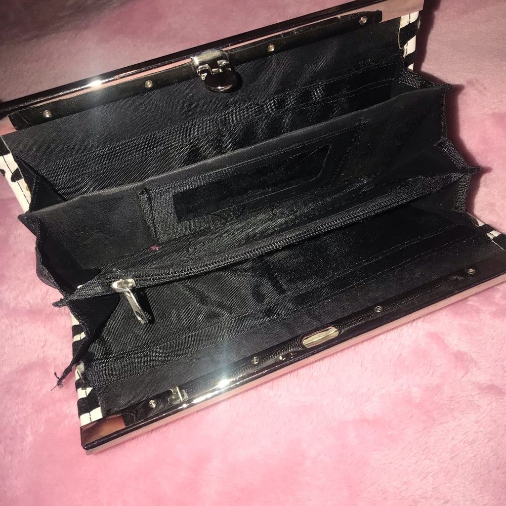Zebra Wallet 🦓💕 - Picture 3 of 4